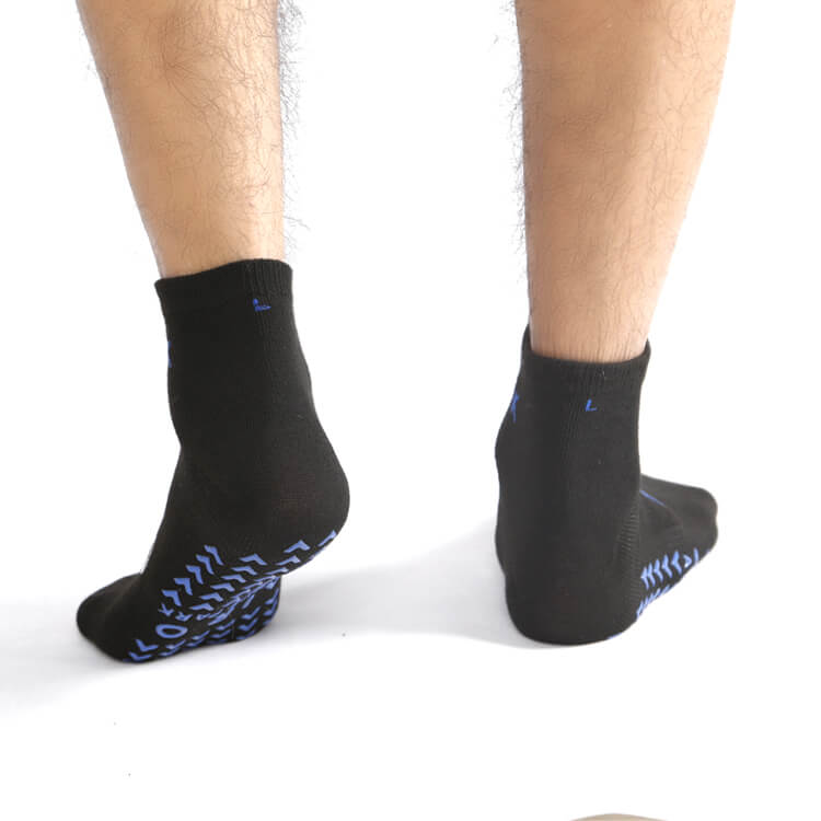 Non slip sports socks