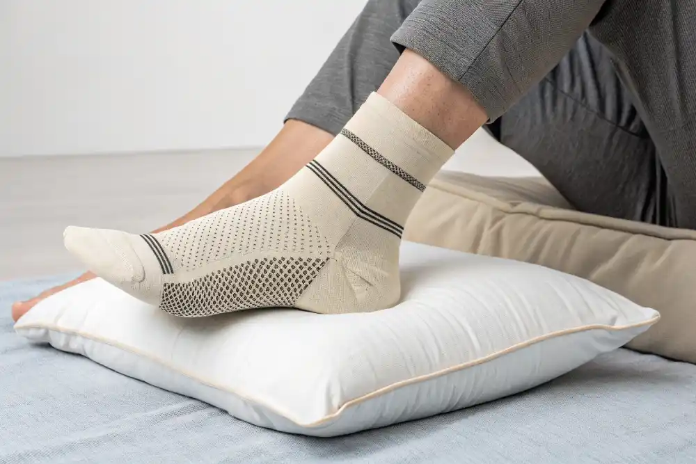compression socks for swellen ankle