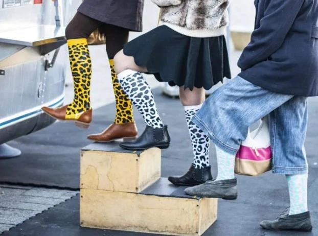 How to Style Compression Socks for Every Occasion - Max Hosiery
