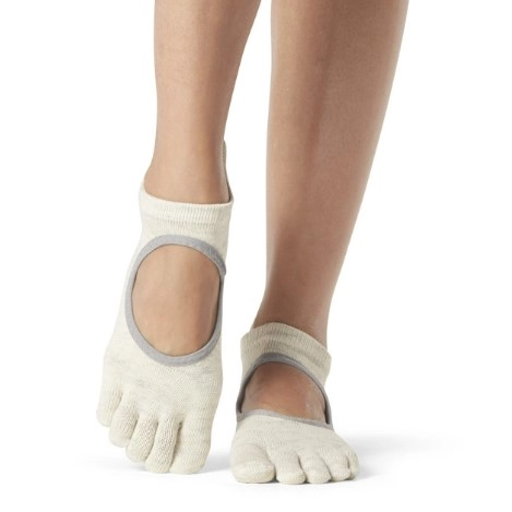 toe separated grip socks