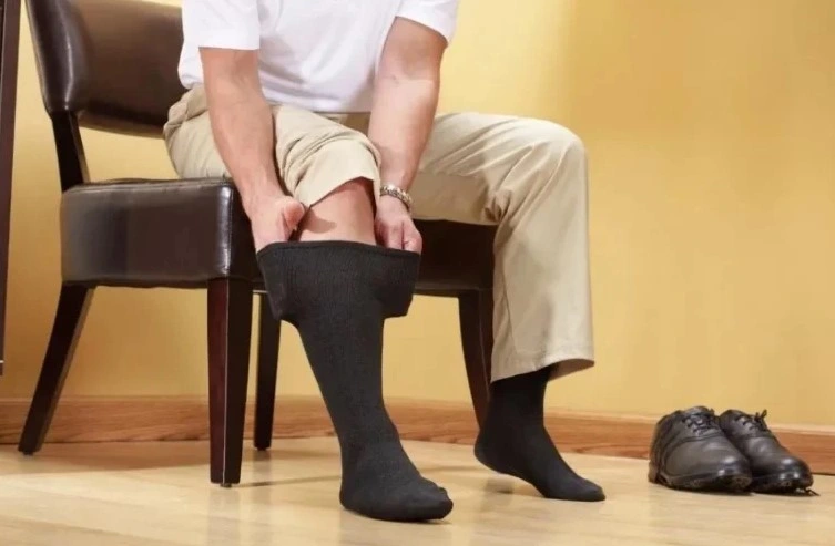 compression socks for men 1.
