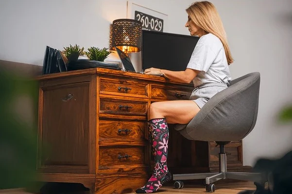 compression socks for work 1.