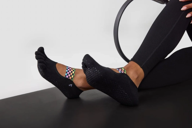 toe grip socks