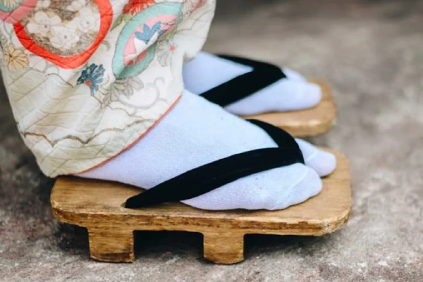Tabi socks and geta: Traditional Japanese footwear history