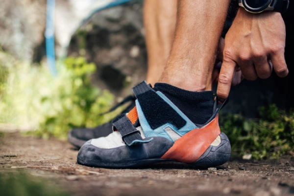 High performance climbing socks made of synthetic and merino wool for moisture wicking and durability