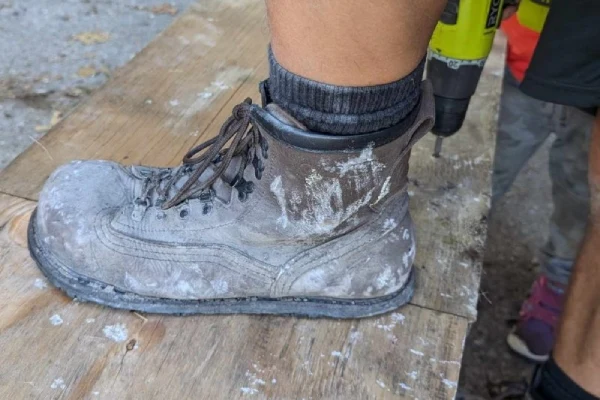 Steel toe socks with cushioned toe design