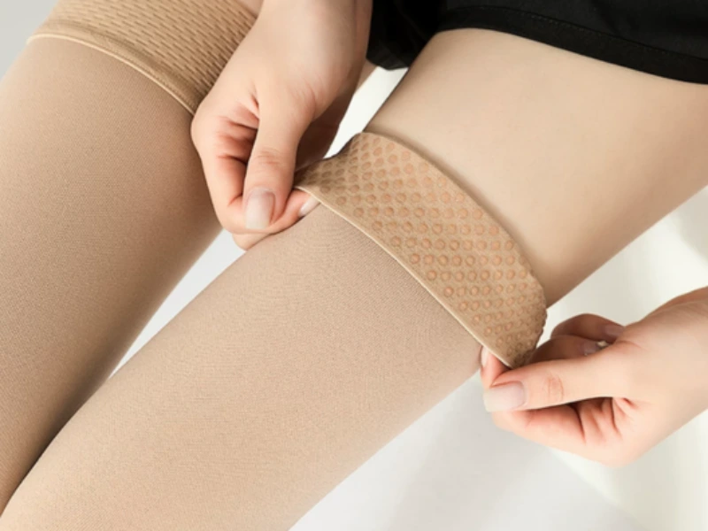 Stay-up top band options for thigh high medical compression stockings